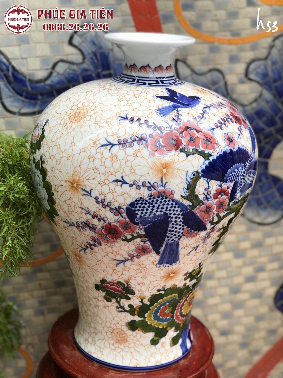 Bình sứ phonng thủy liên hoa cát tường